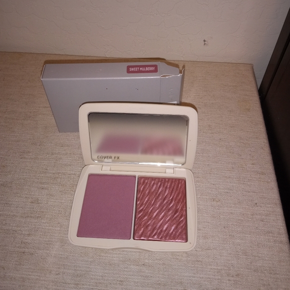 Cover FX Monochromatic Blush Duo Matte+ Shimmer in Sweet Mulberry $38 - Picture 1 of 3